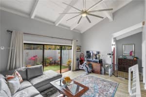 410 SE 7th St, Dania Beach, FL 33004, Sold 03/22/21