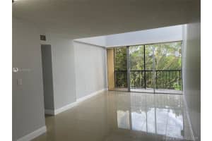 8860 Fontainebleau Blvd, Miami, FL 33172, Sold 04/16/21