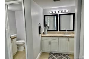 8860 Fontainebleau Blvd, Miami, FL 33172, Sold 04/16/21