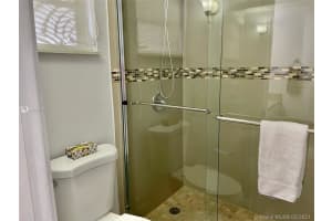 8860 Fontainebleau Blvd, Miami, FL 33172, Sold 04/16/21