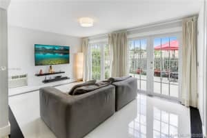 10058 NW 4th Ln, Miami, FL 33172, Sold 04/12/21