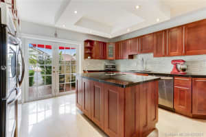 10058 NW 4th Ln, Miami, FL 33172, Sold 04/12/21