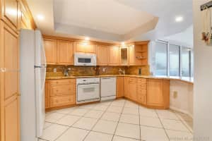 5750 Collins Ave #5a, Miami Beach, FL 33140, Sold 05/17/21