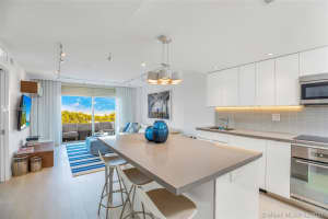465 Ocean Dr, Miami Beach, FL 33139, Sold 07/20/21
