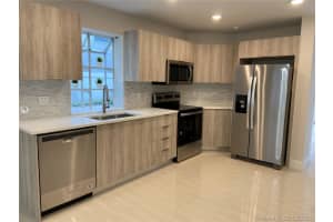 880 Garnet Cir, Weston, FL 33326, Sold 04/28/21