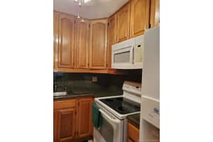1030 SW 11th St #12m, Hallandale Beach, FL 33009, Sold 08/23/21