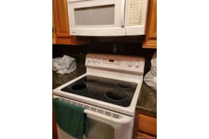 1030 SW 11th St #12m, Hallandale Beach, FL 33009, Sold 08/23/21