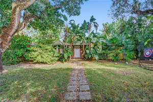 7741 SW 51st Ave, Miami, FL 33143, Sold 05/13/21