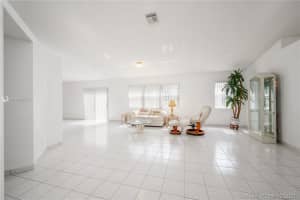 118 NW 72nd Ave, Plantation, FL 33317, Sold 06/03/21