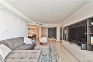 16425 Collins Ave, Sunny Isles Beach, FL 33160, Sold 04/30/21