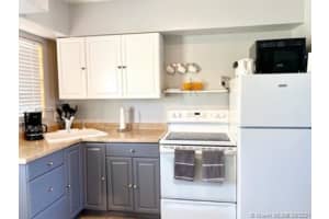 851 Meridian Ave, Miami Beach, FL 33139, Sold 03/26/21