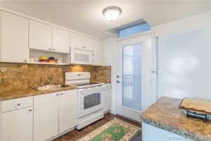 1045 10th St, Miami Beach, FL 33139, Sold 04/16/21