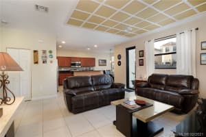 16601 SW 44th St, Miami, FL 33185, Sold 04/08/21