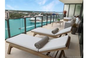 800 South Pointe Dr, Miami Beach, FL 33139, Sold 03/12/21