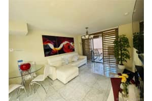 15499 Miami Lakeway N, Hialeah, FL 33014, Sold 04/15/21
