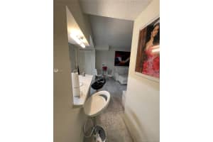 15499 Miami Lakeway N, Hialeah, FL 33014, Sold 04/15/21