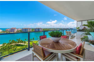 800 South Pointe Dr, Miami Beach, FL 33139, Sold 04/13/21