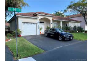 5773 NW 98th Pl, Doral, FL 33178, Sold 04/29/21