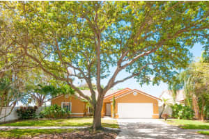 1930 SW 137th Way, Miramar, FL 33027, Sold 04/27/21