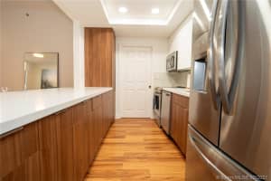 9725 NW 52nd St, Doral, FL 33178, Sold 04/13/21