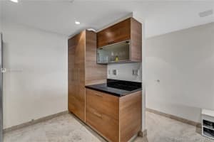 2625 Collins Ave, Miami, FL 33140, Sold 03/05/21