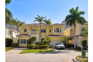 1285 Hatteras Ln, Hollywood, FL 33019, Sold 05/14/21