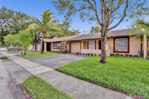 9310 E Daffodil Ln, Miramar, FL 33025, Sold 01/12/22