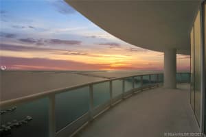 Add Building Entrance, 2127 Brickell Ave, Miami, FL 33129, Sold 08/03/21