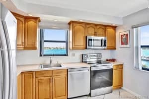 896 N Federal Hwy, Lantana, FL 33462, Sold 04/16/21
