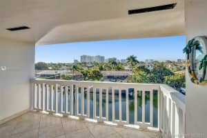 455 Paradise Isle Blvd, Hallandale Beach, FL 33009, Sold 04/09/21