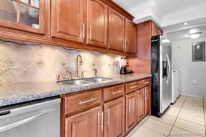 8408 NW 8th St, Miami, FL 33126, Sold 09/03/21