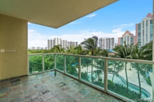 3340 NE 190th St, Aventura, FL 33180, Sold 08/19/21