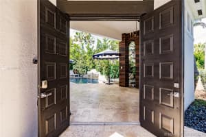 19456 40th Ct, Golden Beach, FL 33160, Sold 10/02/21
