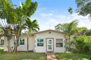 601 NW 8th St, Dania Beach, FL 33004, Sold 05/12/21