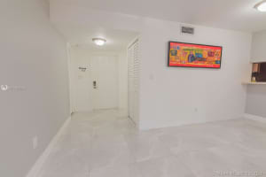 3553 Magellan Cir, Miami, FL 33180, Sold 05/27/21