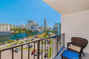 400 Leslie Dr, Hallandale Beach, FL 33009, Sold 04/30/21