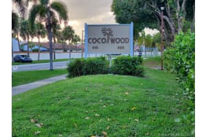 665 NE 195th St, Miami, FL 33179, Sold 04/27/21