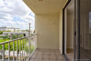 8145 NW 7th St, Miami, FL 33126, Sold 05/28/21