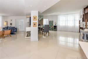 825 Brickell Bay Dr, Miami, FL 33131, Sold 05/27/21