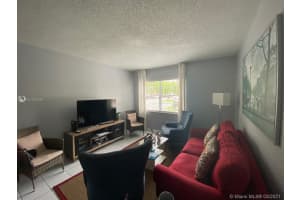 220 NW 107th Ave, Miami, FL 33172, Sold 04/14/21