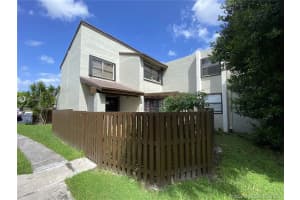 10030 NW 9th St Cir, Miami, FL 33172, Sold 04/14/21