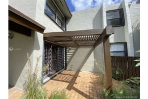 10030 NW 9th St Cir, Miami, FL 33172, Sold 04/14/21