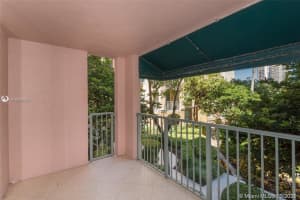 19801 E Country Club Dr #100, Aventura, FL 33180, Sold 07/14/21