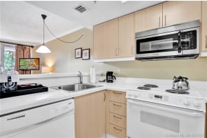 2951 S Bayshore Dr, Miami, FL 33133, Sold 09/10/21