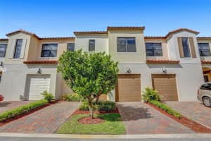 20975 NW 1st Dr, Pembroke Pines, FL 33029, Sold 04/27/21