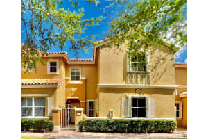 13801 NW 84th Ct, Hialeah, FL 33016, Sold 04/08/21