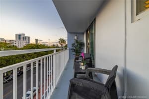 1045 10th St, Miami Beach, FL 33139, Sold 06/04/21