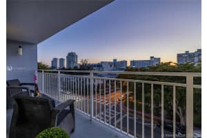 1045 10th St, Miami Beach, FL 33139, Sold 06/04/21
