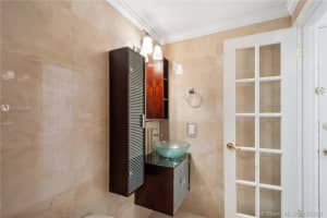 400 Kings Point Dr, Sunny Isles Beach, FL 33160, Sold 10/08/21