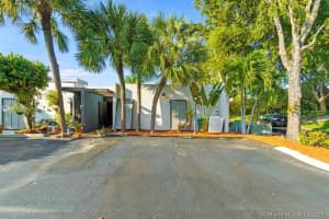 16430 Briar Patch Pl, Miami Lakes, FL 33014, Sold 04/19/21